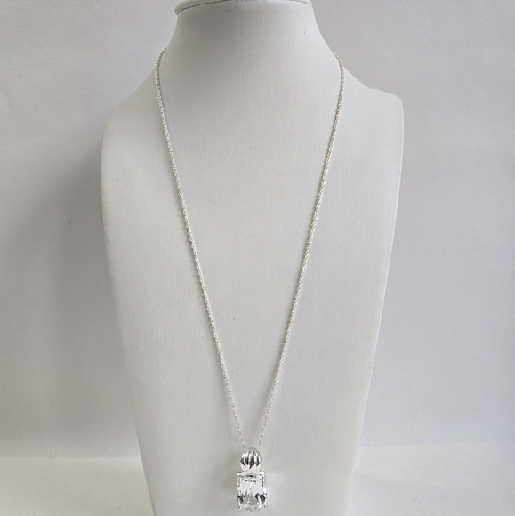 Sterling Silver 925 Elegant Necklace with solitaire pendant - Picture 2 of 4